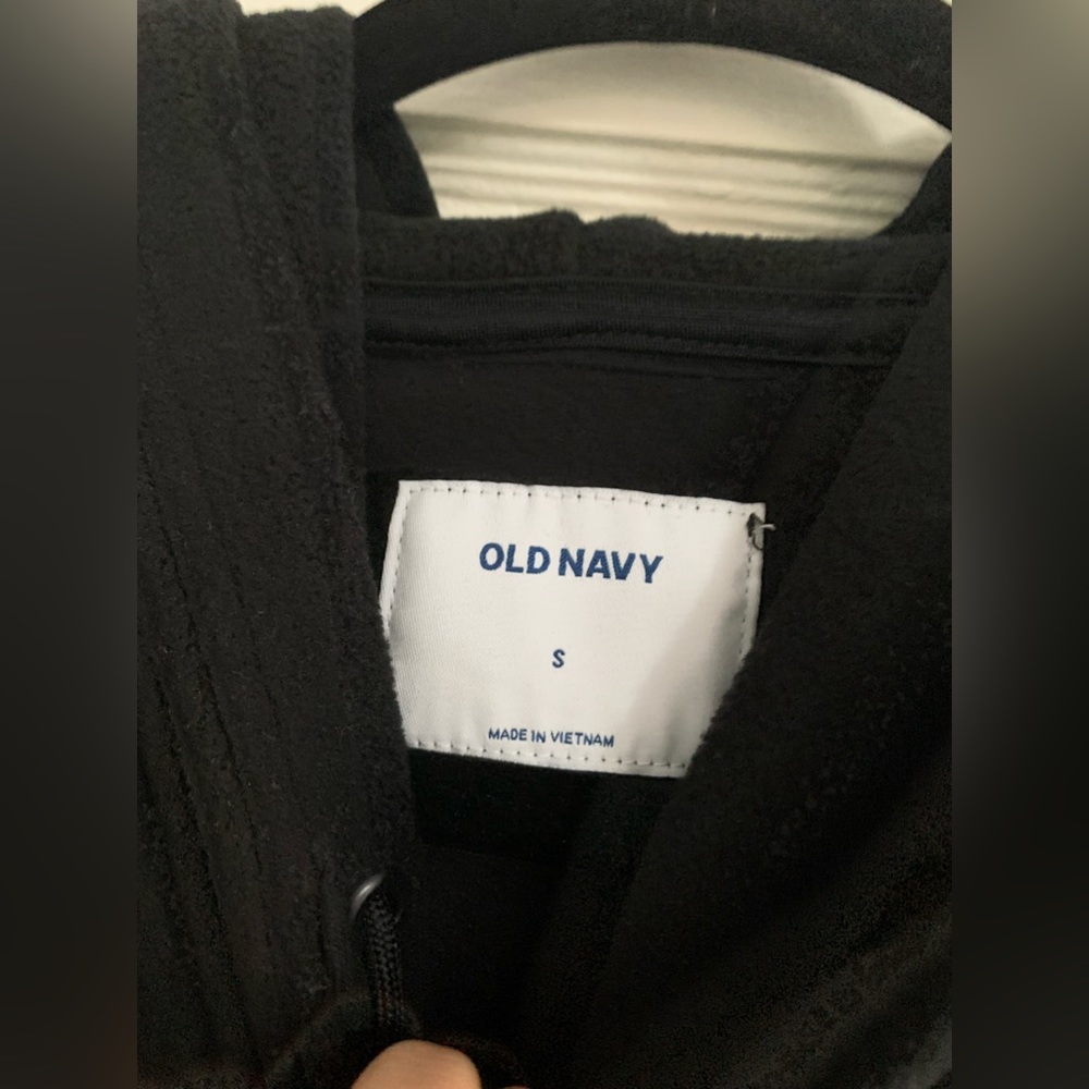 Old navy-unisex comfy black hoodie🖤 - Picture 2 of 2